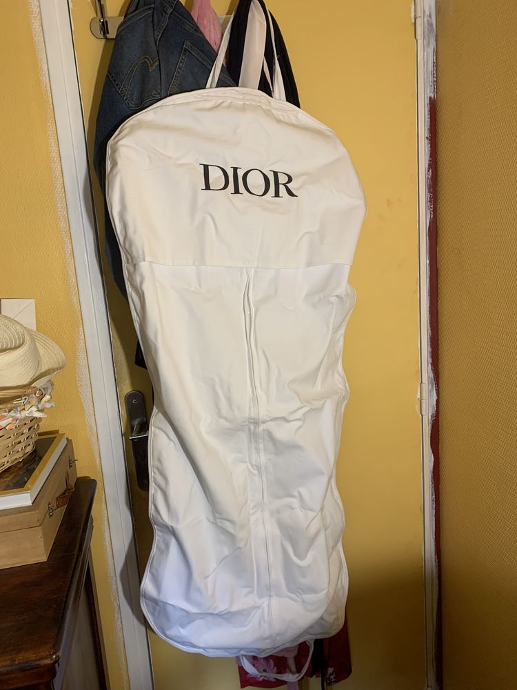 Housse v�tements DIOR 50 Les Clayes-sous-Bois (78)