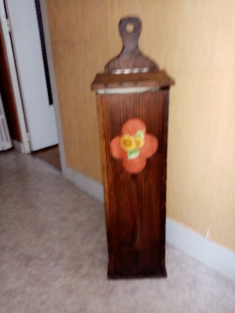 Huche � pain bois 
5 L'�trat (42)