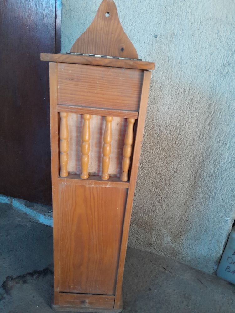 HUCHE PAIN ET MOULIN A GRAINES 10 Port Camargue (30)