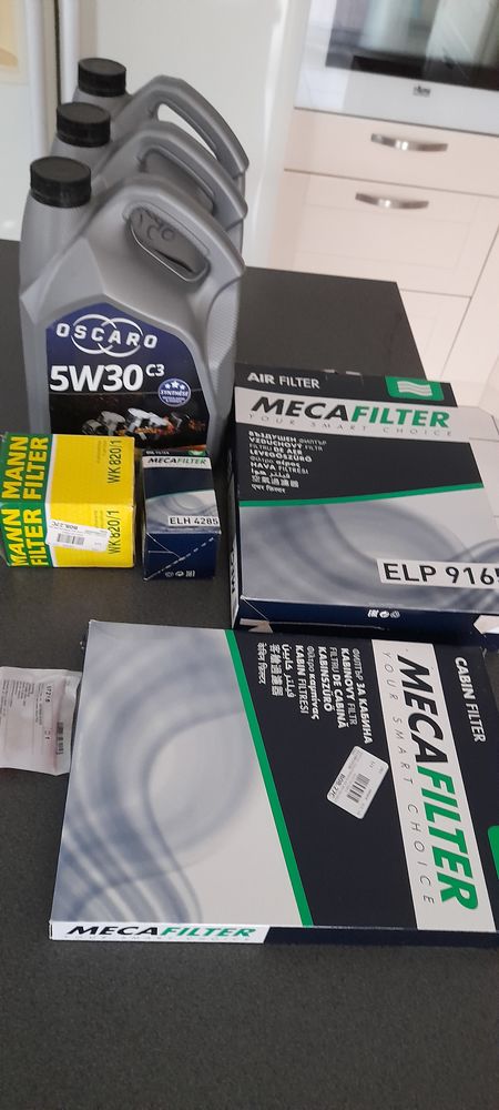 Huiles et filtres.
140 N�mes (30)