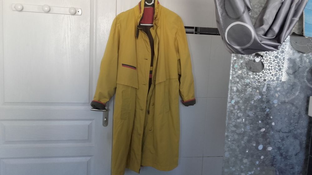 Imper Femme , colorie moutarde, doublure vert kaki. 8 Vihiers (49)