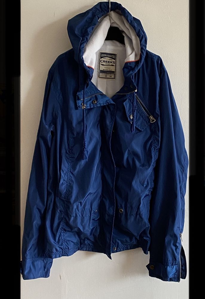 Imperm�able bleu avec capuche Creeks Taille : 46 30 Sceaux (92)