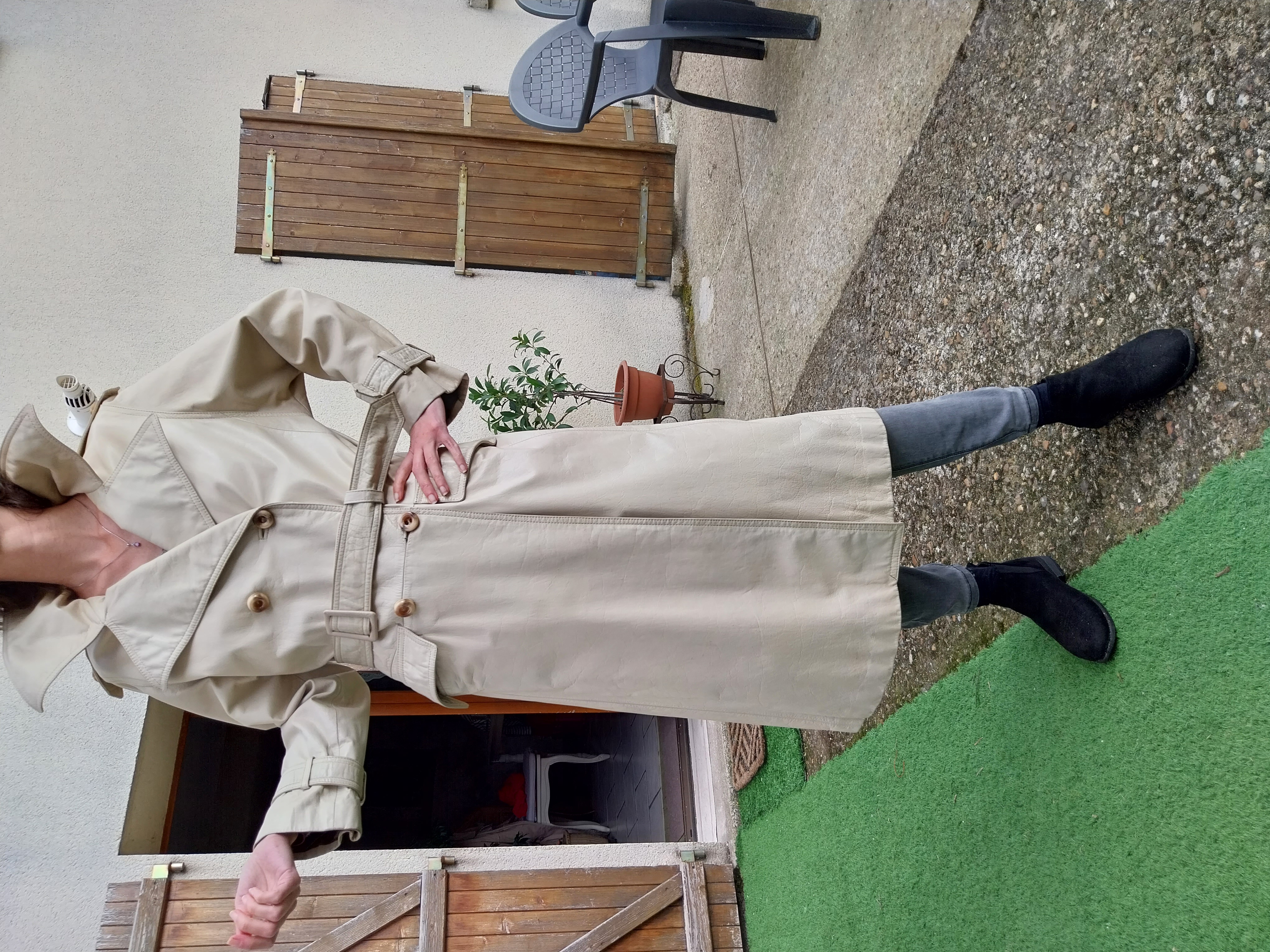 Imperm�able en cuir beige ( agneau ) style trench coat 850 Montrichard (41)