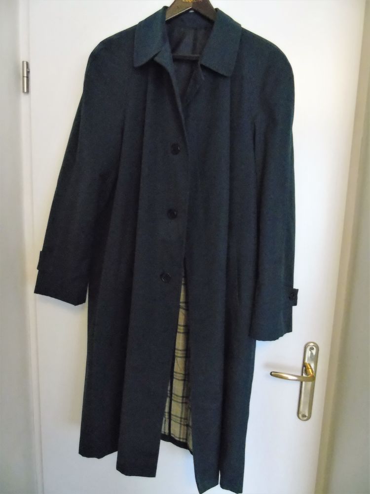 imperm�able homme , coloris marine , coupe classique , 
50 Saint-Ouen (93)