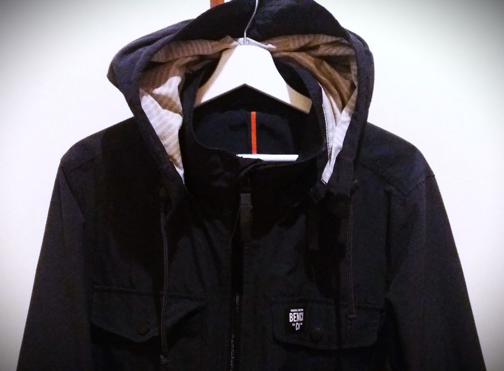 K-way Imperm�able � plusieurs poches, capuche amovible 40 Melun (77)