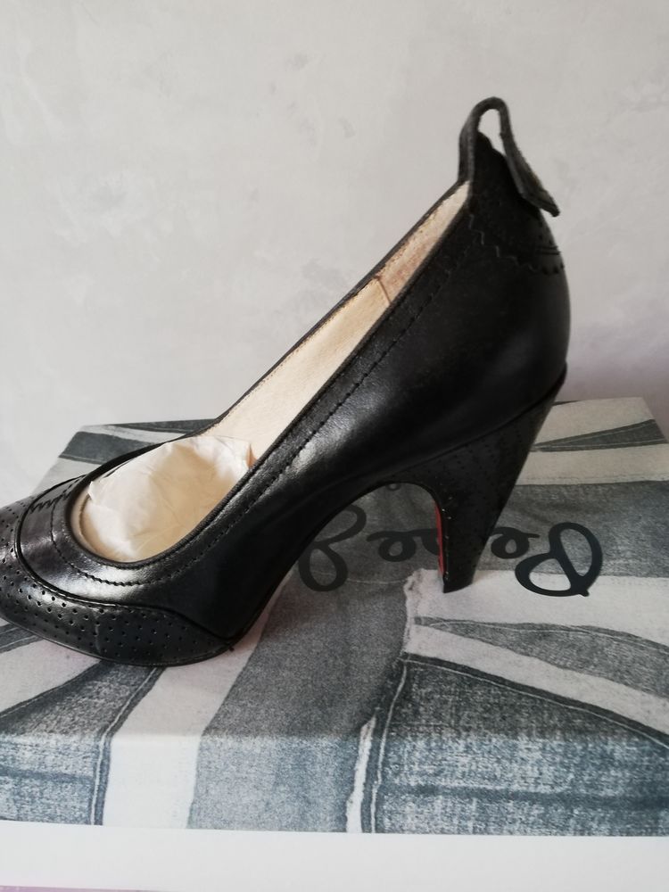 Important stock Chaussures neuves femme point. 37 5 Fleury-les-Aubrais (45)