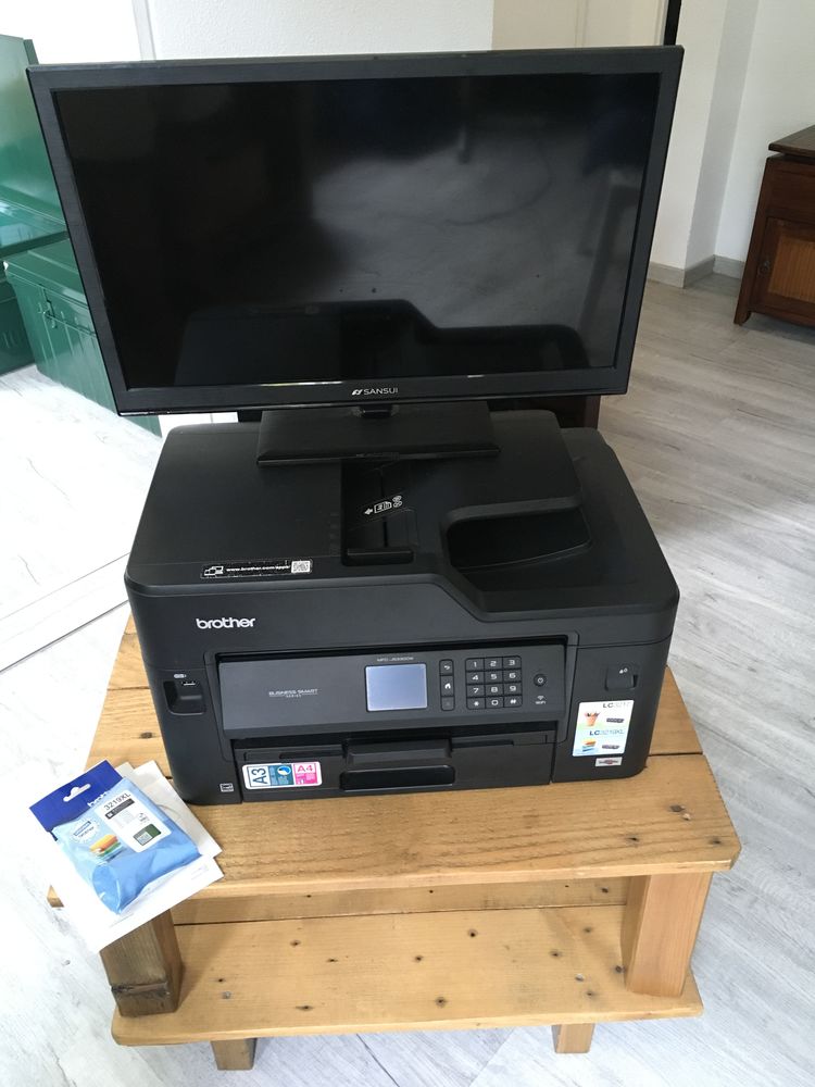 Imprimante, �cran, clavier et meuble 100 Saint-Gilles Les Bains (97)