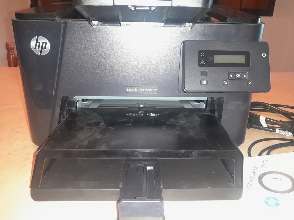 imprimante HP Laser Jet Pro M201 dw 
200 R�quista (12)