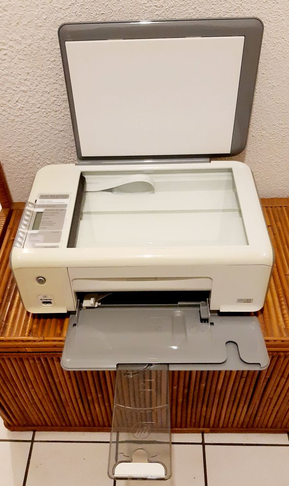 Imprimante HP 8 Pau (64)