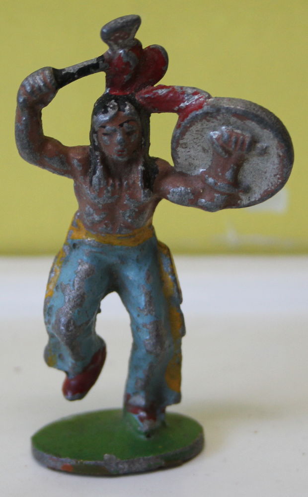 Indien QUIRALU bleu avec hache dansant 25 Issy-les-Moulineaux (92)