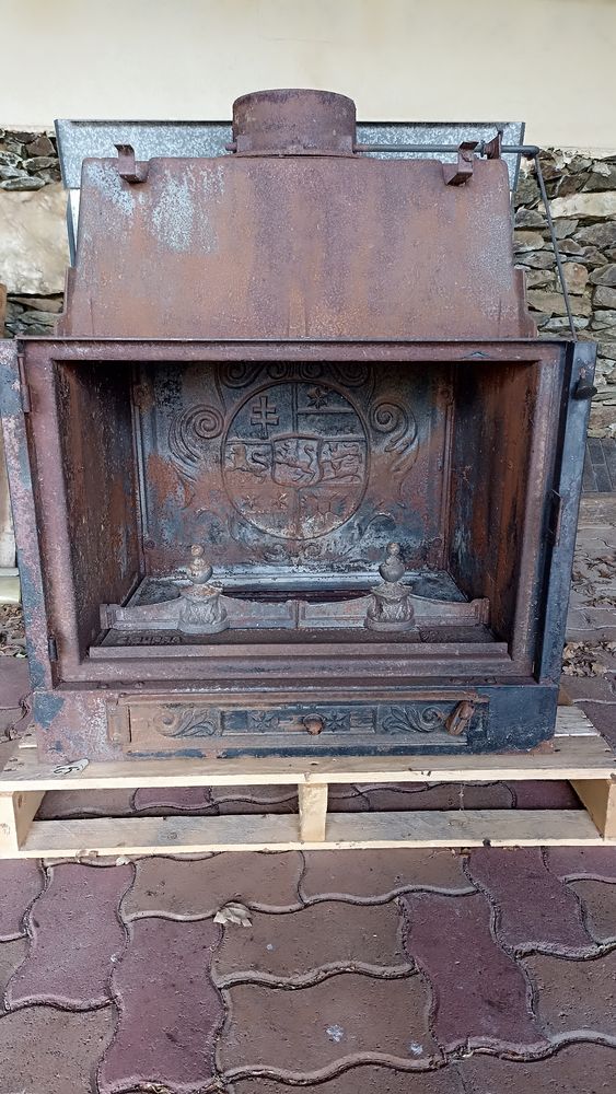 Insert � Foyer ferm� canalisable 4 sorties 180 Antigny (85)