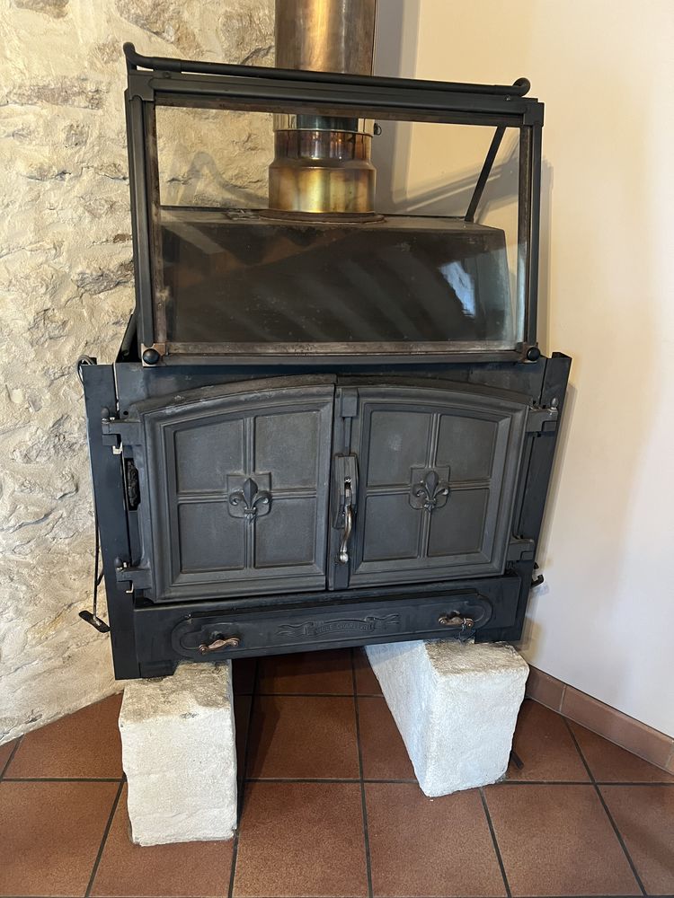 Insert po�le � bois en fonte Deville-Charleville 250 Milly-la-For�t (91)