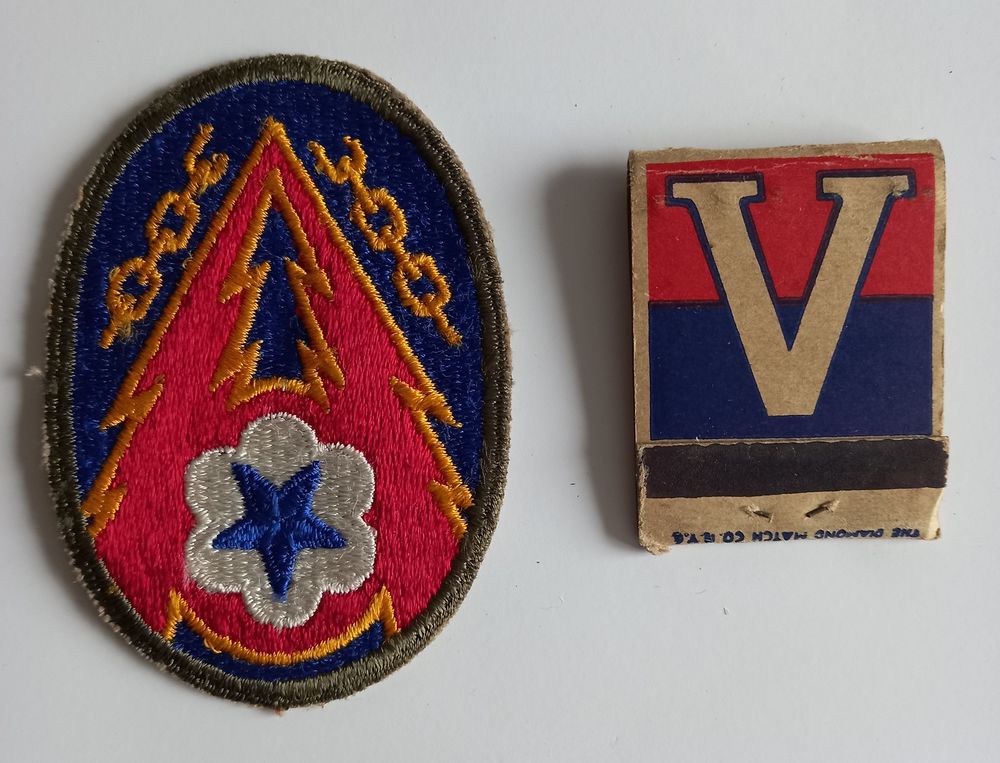 INSIGNE DE BRAS US ETO    &  POCHETTE FOR VICTORY 10 Dijon (21)