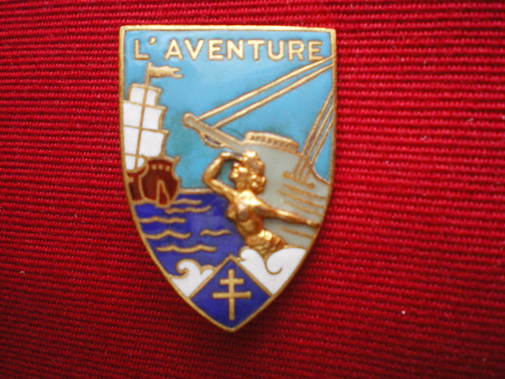 Insigne de Marine - Frégate l'Aventure. 60 Caen (14)