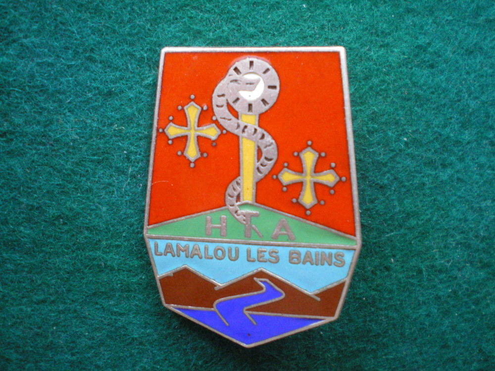 Insigne de Sant� - H.T.A. H�pital Thermal Lamalou. 15 Caen (14)