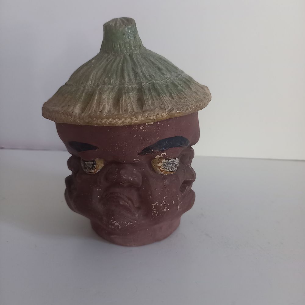 Insolite pot aux 4 visages en argile et son couvercle 20 Saumur (49)
