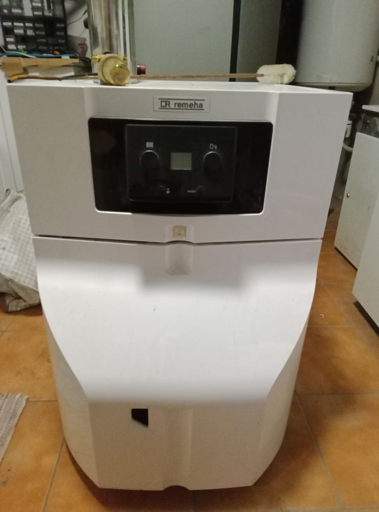 Installation fioul compl�te chaudi�re+citerne+chemin�e+acces 2500 Velosnes (55)