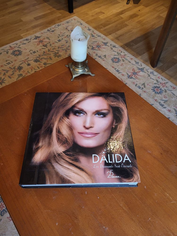 Int�grale de Dalida  25 ans d�j�  0 Sombernon (21)