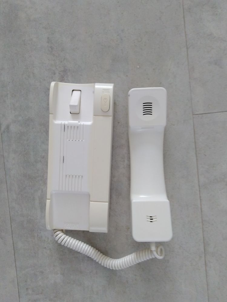 Interphone pour porte d'entr�e 10 Clermont-Ferrand (63)