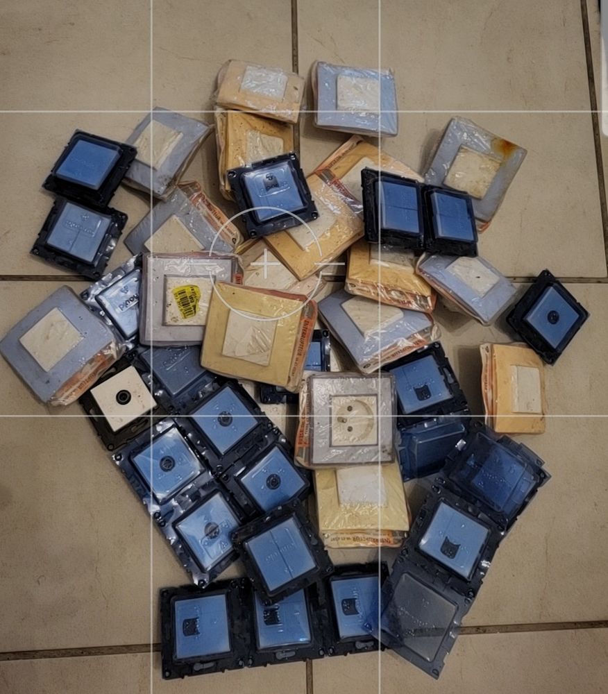 Lot d'interrupteur divers neuf  30 Lorient (56)