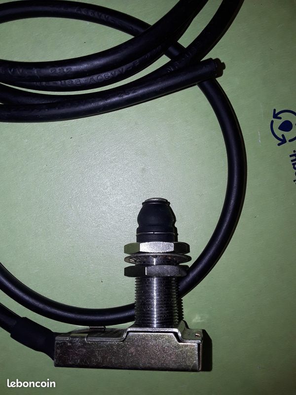 Interrupteur de limite Crouzet 83.731 83731 5A 250V 46 Serres-Castet (64)