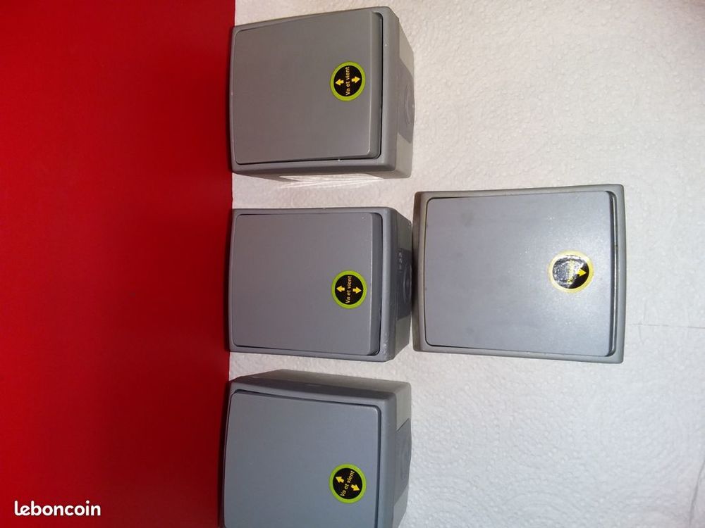 Lot n�21 - interrupteurs + bouton poussoir
13 Serres-Castet (64)