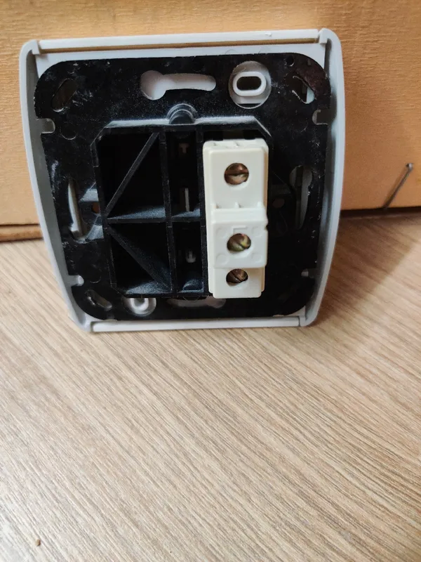 Lot de 11 interrupteurs Somfy pour volets roulants 15 Pont-du-Ch�teau (63)