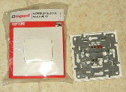 2 interrupteurs va et vient blanc Neptune de LEGRAND 7 Versailles (78)