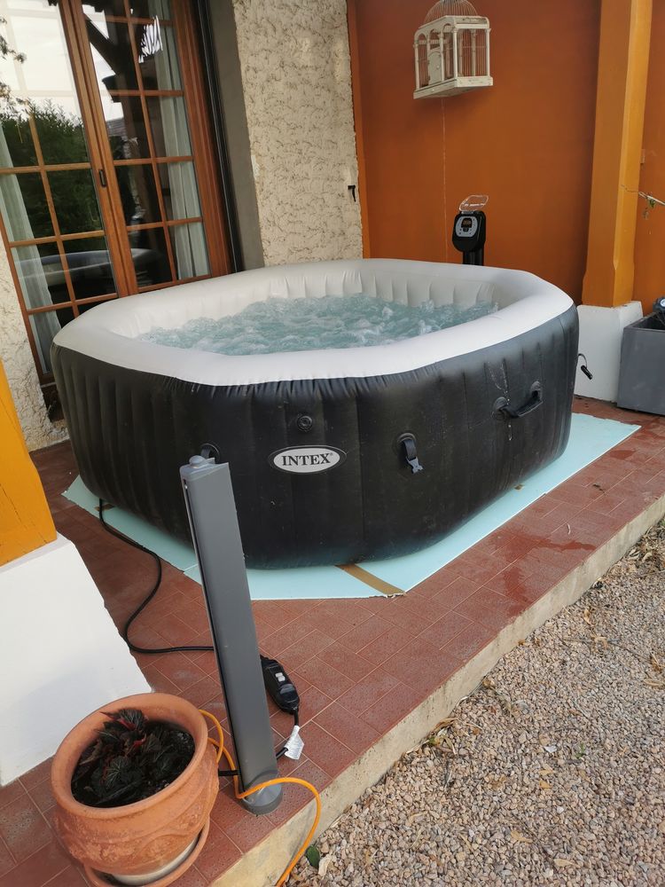 Spa intex 4 place 0 Pont-de-Vaux (01)
