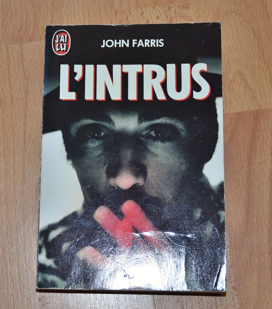 L'intrus. De John FARRIS. Tr�s bon �tat. 2 Gujan-Mestras (33)