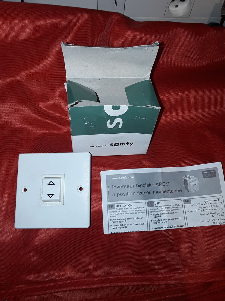 INVERSEUR SOMFY volet roulant REF:1800151
7 Serres-Castet (64)