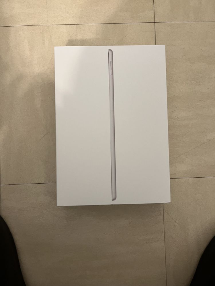 Ipad 9� g�n�ration 10.2 JAMAIS UTILISER WIFI 64Go Apple 0 Orl�ans (45)