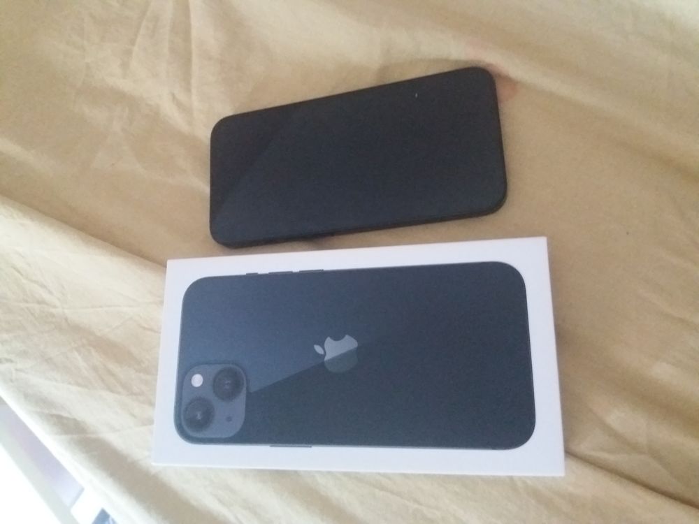 iPhone 13 256gb 600 Levallois-Perret (92)