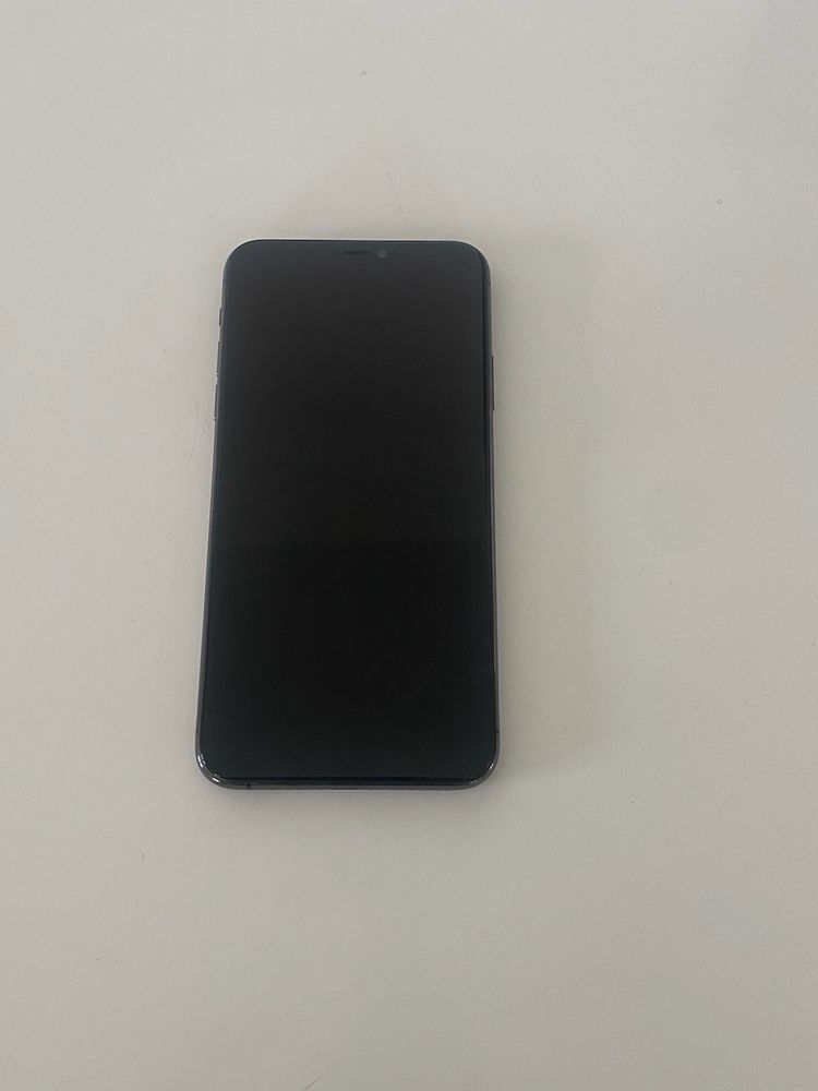 IPHONE 11 Pro Max 64Go gris sid�ral d�bloqu� 300 Saint-Sulpice (01)