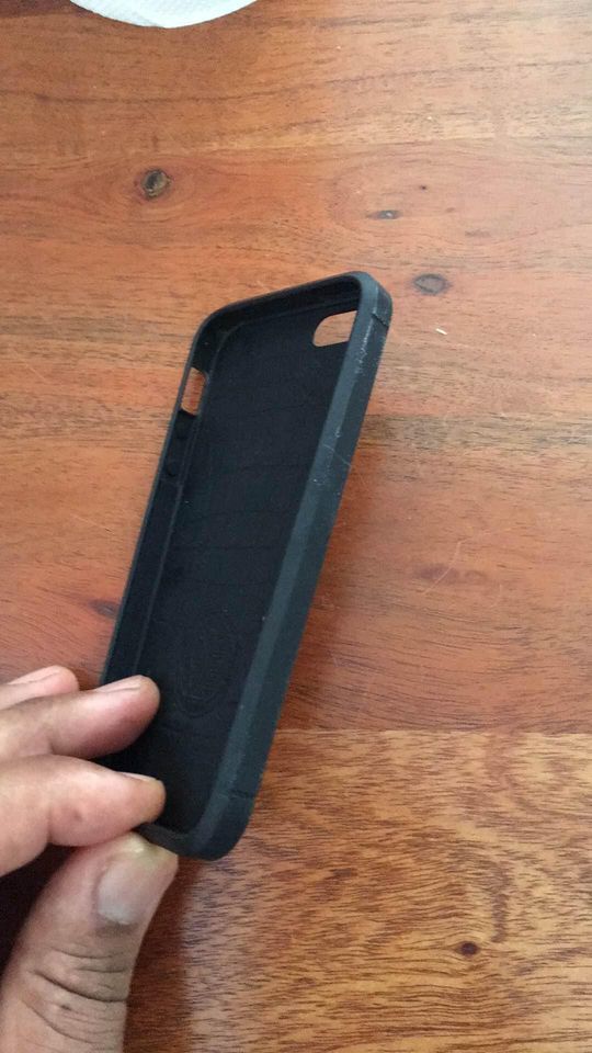 iphone 5 SE 64Go noir 90 Saint-Pierre (97)