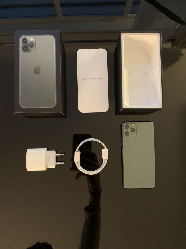 IPhone 11 Pro - 64Go - S�rie Limit�e Vert Nuit 740 Paris 17 (75)