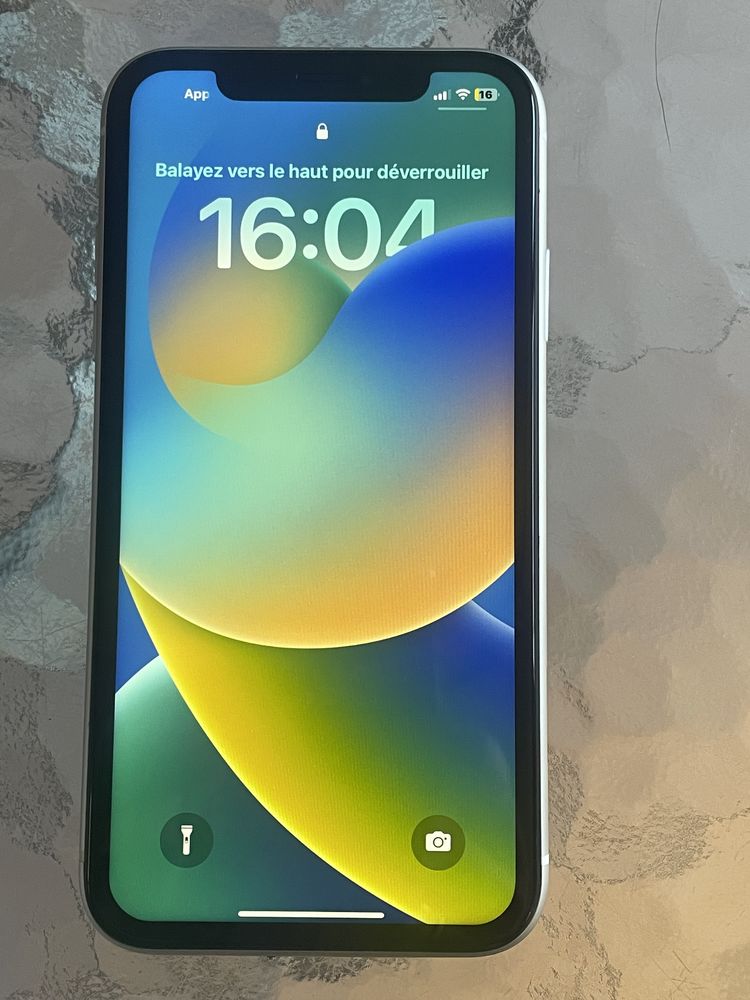 iPhone XR 64go tr�s bon �tat 300 Privas (07)