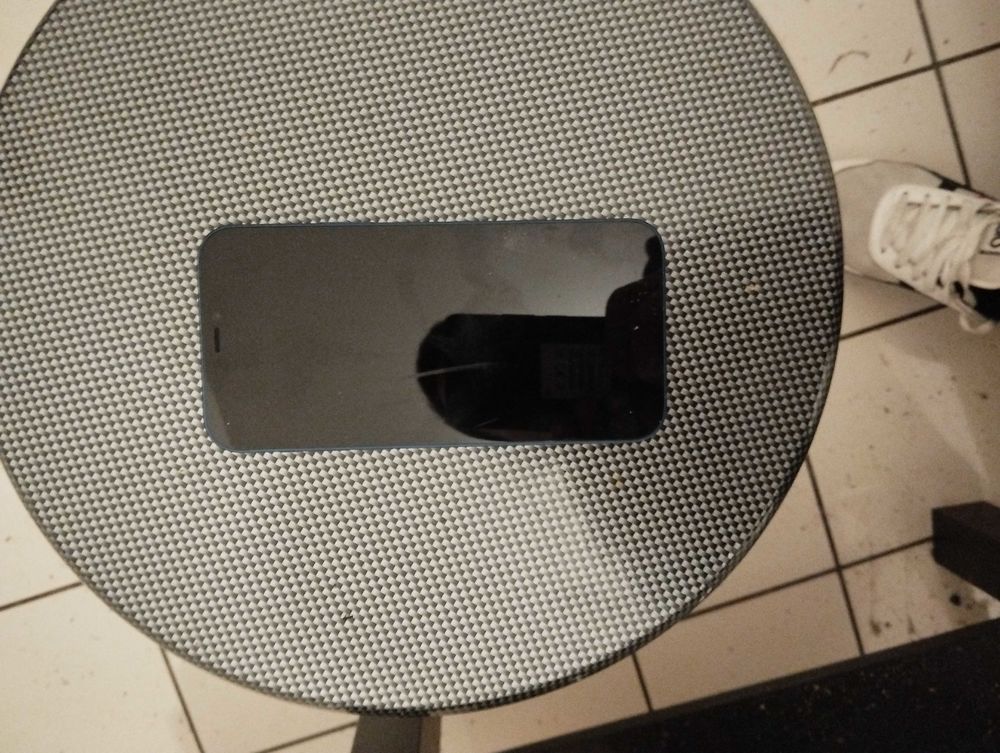 iphone 12 64go 300 Paris 15 (75)