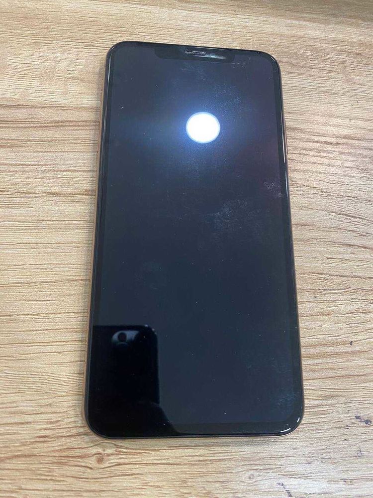 iphone XS max avec chargeur 160 Paris 12 (75)