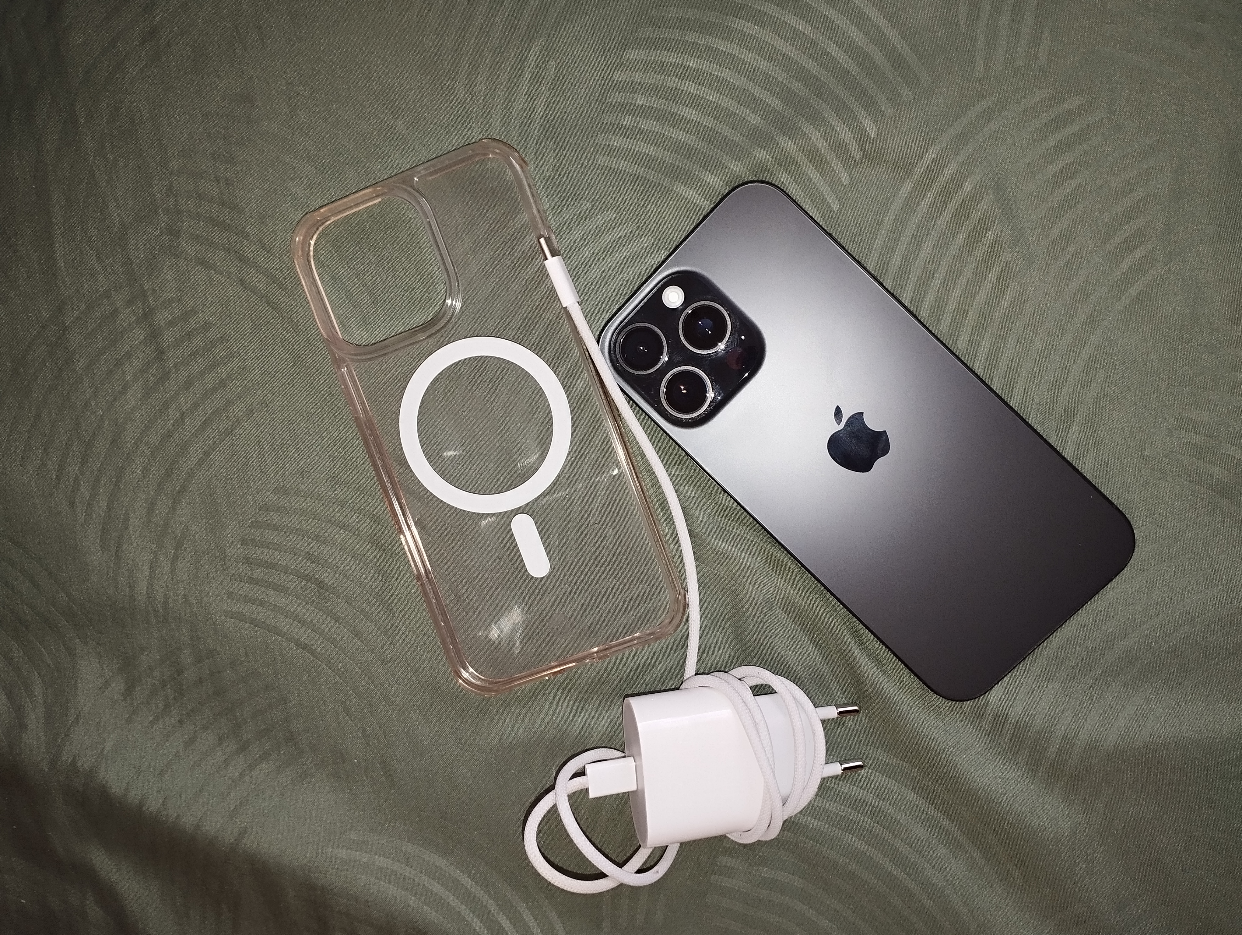 IPhone 16 Pro Max 256 Go Noir ? Comme Neuf 1250 Brest (29)