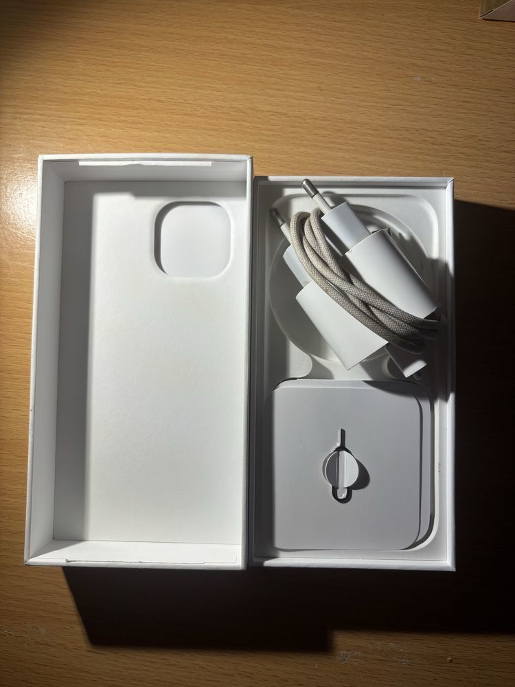 iPhone 15 rose �  vendre 590 Persan (95)