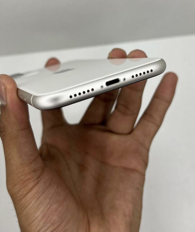 iPhone 11  tr�s bonne �tat 200 Cassis (13)