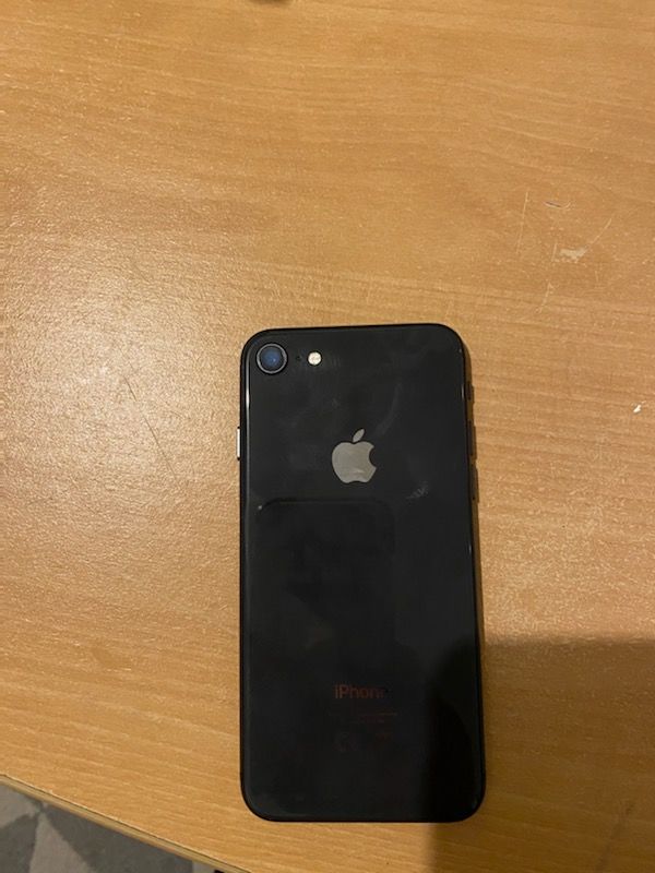 iPhone 8 64 g 300 La Chapelle-Saint-Mesmin (45)