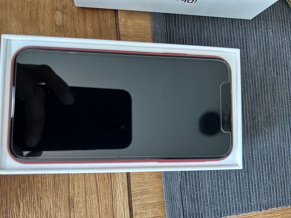 iPhone 11 red 309 Harfleur (76)
