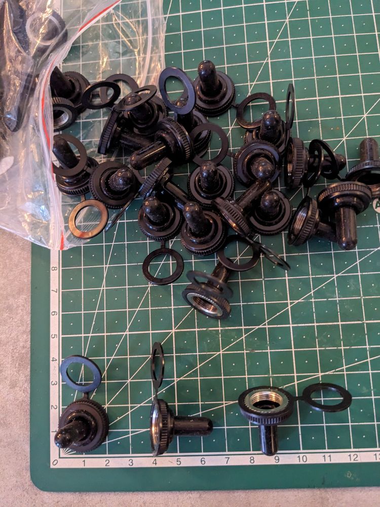 10X ISOLATEUR POUR INTERRUPTEUR A BASCULE ON/OFF
10 BOUCHONS 4 Marseille 13 (13)