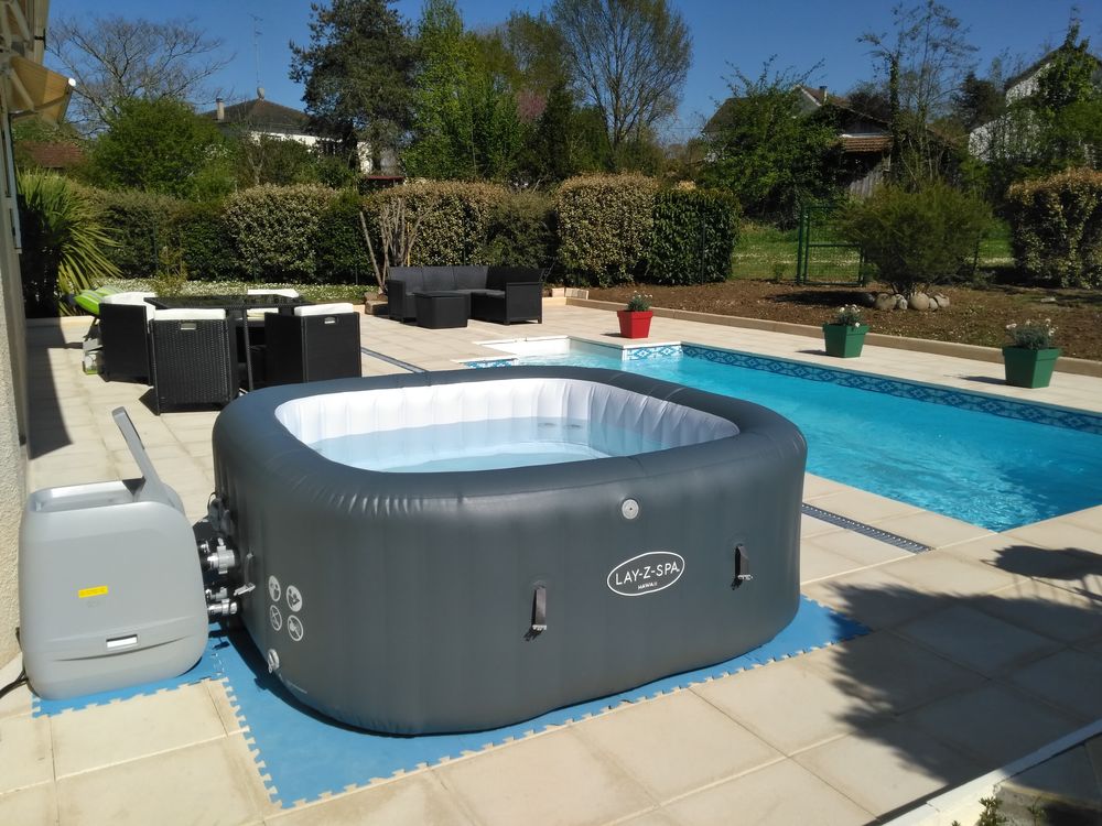 Jacuzzi gonflable 400 Bergerac (24)