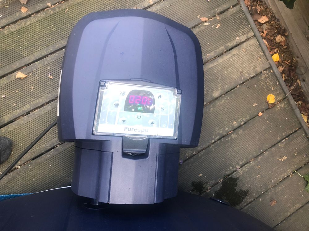 Jacuzzi Intex 4 personnes �tat neuf servit 2X 400 Bruy�res (88)