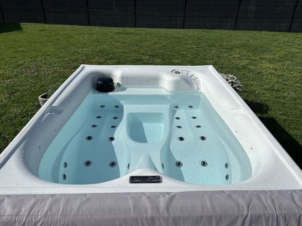 SPA JACUZZI neuf 2 places allong�es 3000 Armoy (74)