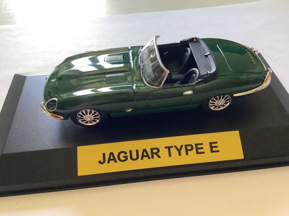 JAGUAR TYPE E 1965. Voiture miniature 6 Al�s (30)