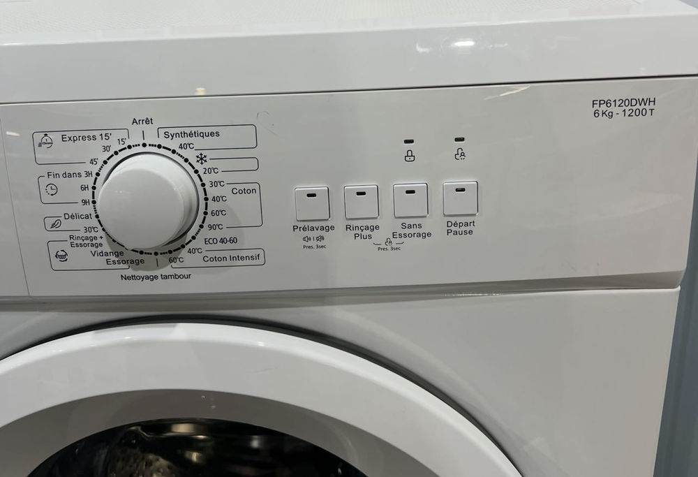 Jamais servie, Machine �  laver 6 kg 250 Saint-Denis (97)
